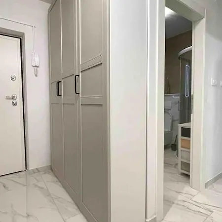 Sunny & Stunning Apartment *